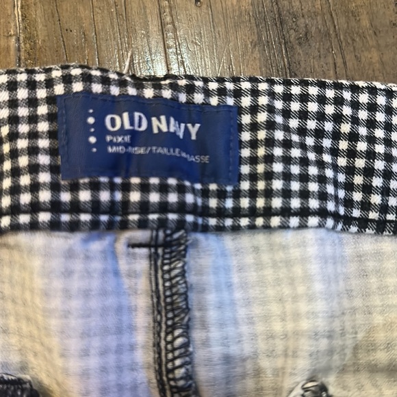 Old Navy Pixie pants (lowest price) - Picture 3 of 4